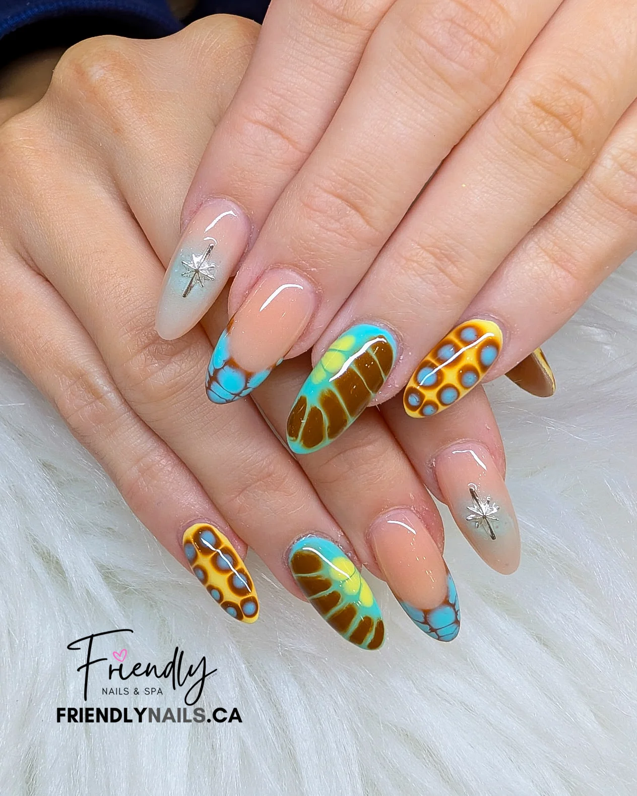 Christmas nail design by Friendly Nails