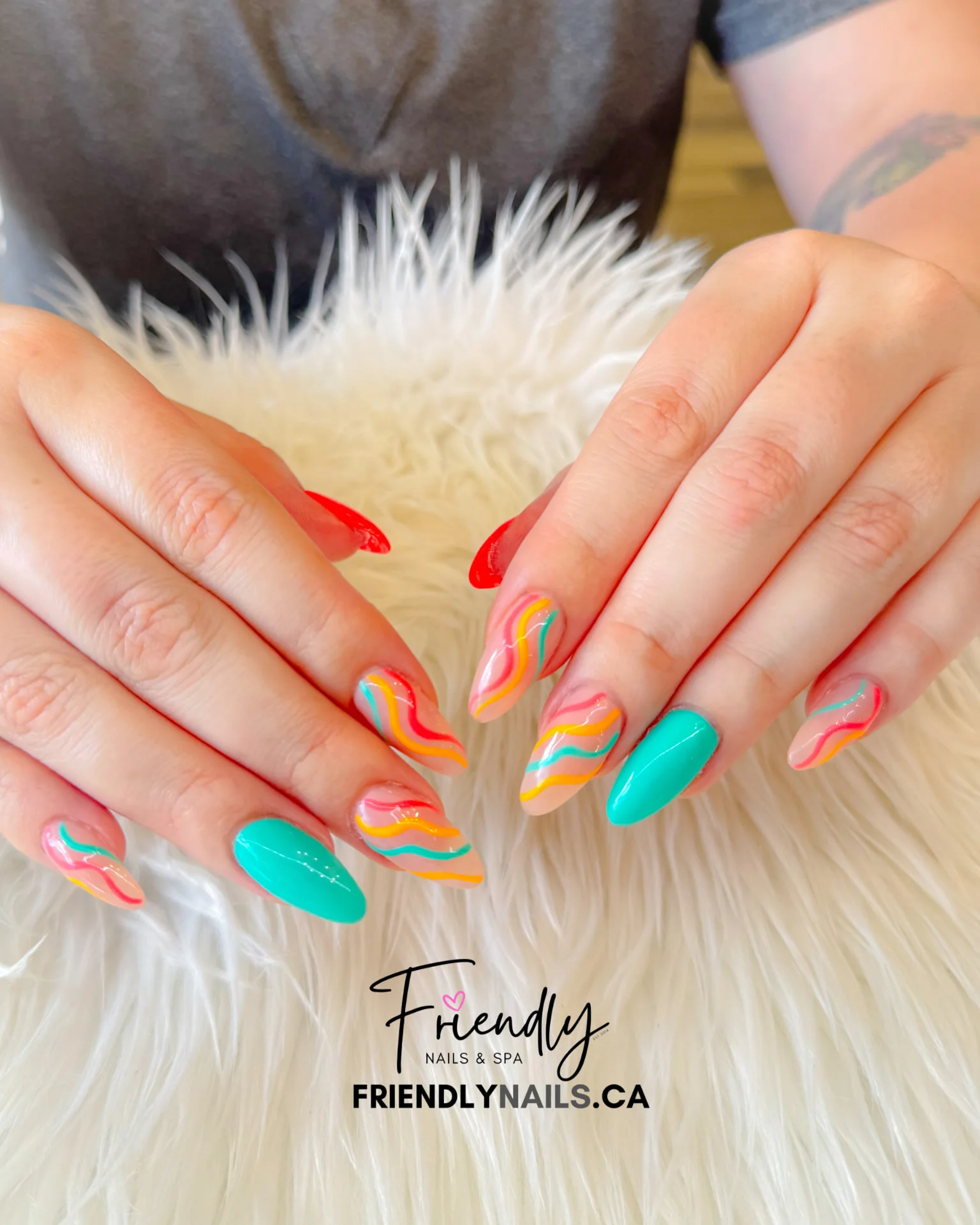 Summer nail design by Friendly Nails
